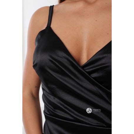 Dekoltált alakkövető szatén miniruha fekete