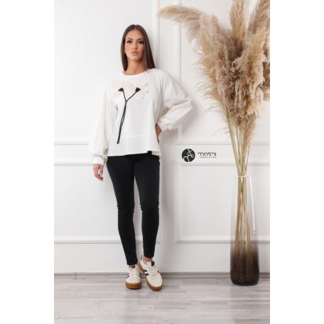 Virágos pulcsi fehér