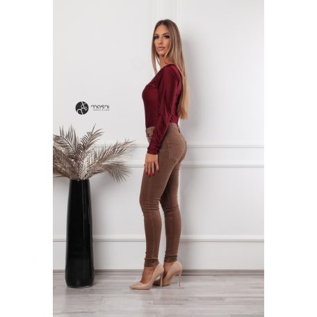 V nyakú, hosszú ujjú, arany kellékes poli body bordó