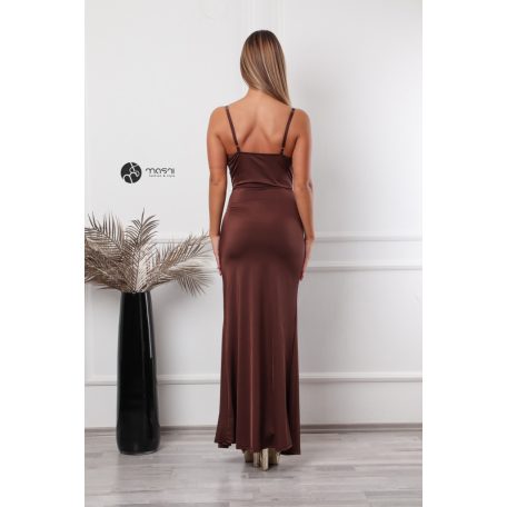 Leana ejtett nyakú elasztikus maxi ruha barna