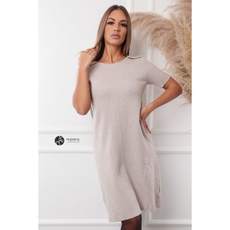 Vállán díszgombos rövid ujjú kötött ruha homok