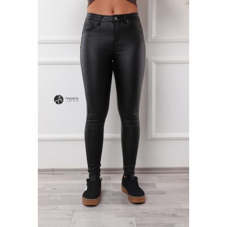 Push UP-os skinny műbőr nadrág fekete