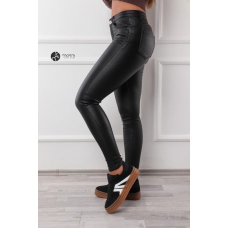 Push UP-os skinny műbőr nadrág fekete