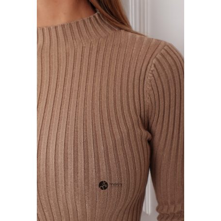 Bordás félgarbós nyakú kötött ruha camel