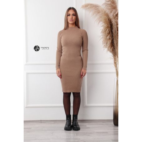 Bordás félgarbós nyakú kötött ruha camel