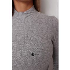 Félgarbós nyakú ^ mintás kötött ruha szürke