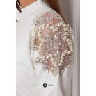 Gyöngyös vállú kötött pulcsi fehér