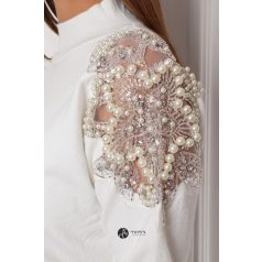 Gyöngyös vállú kötött pulcsi fehér